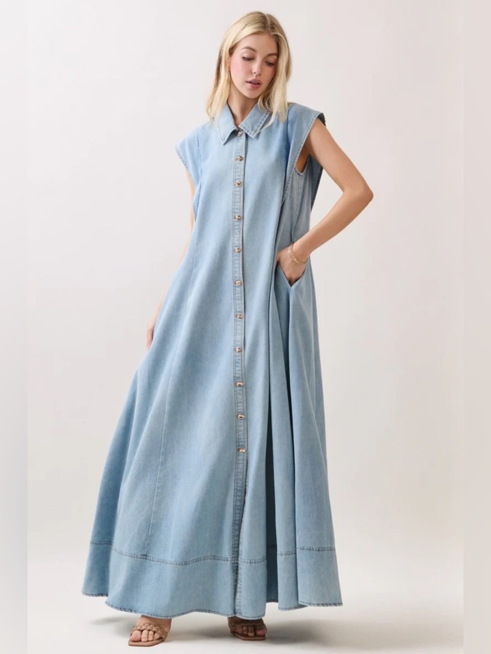 NWT Sleeveless Light Wash Denim Maxi Shirt Dress with Pockets |Summer Maxi Dress - Picture 2 of 6